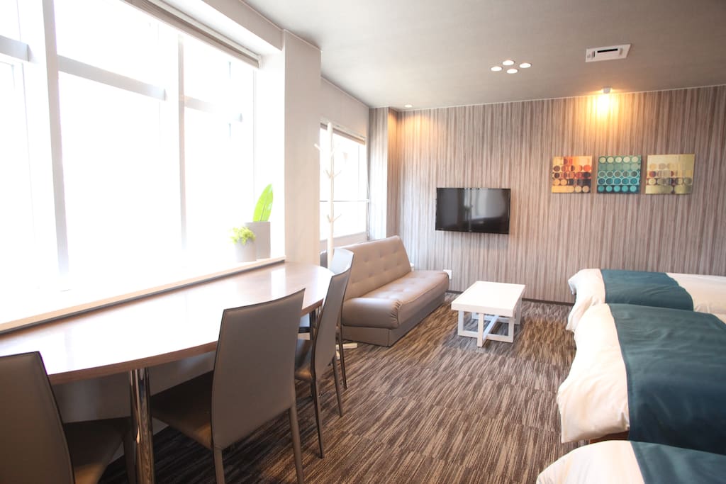 Bed room and table