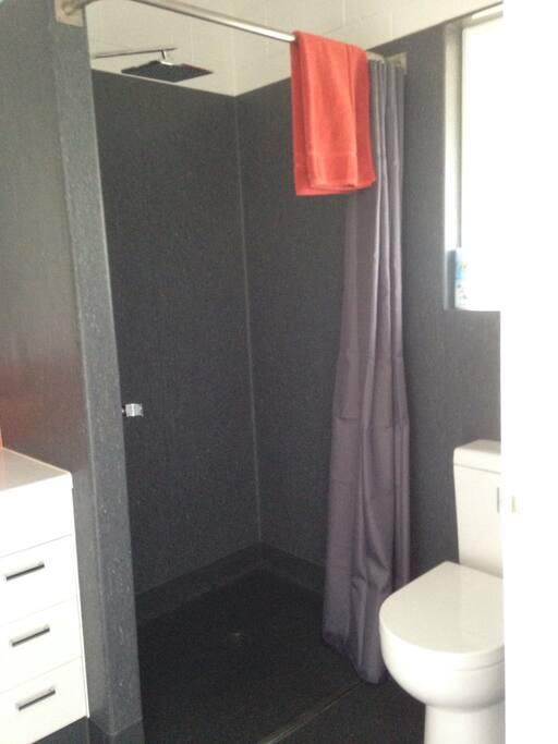 Private Ensuite bathroom