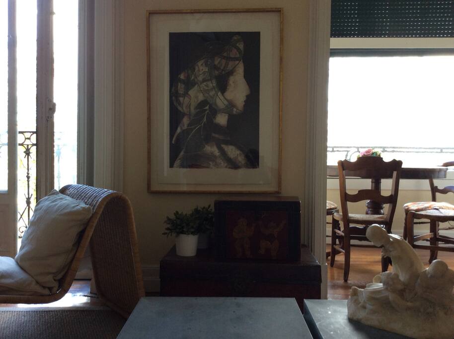 Salón con mirador al fondo/Livingroom
