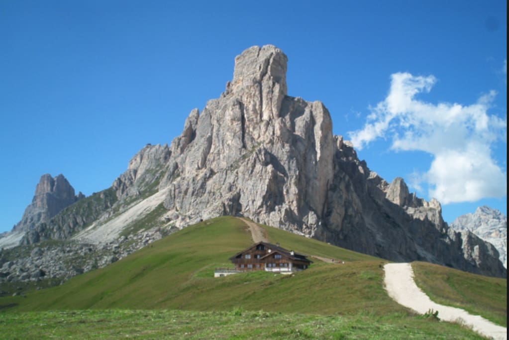 MOUNTAIN PARADISE