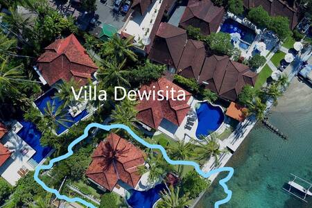 Absolute Waterfront Villa Dewisita Villas For Rent In