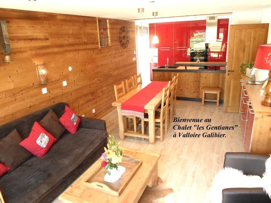 Intérieur vieux bois, fer rouillé - LOGEMENT NEUF