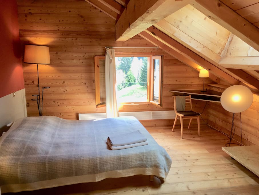Chambre principale sud et est,avec douche
