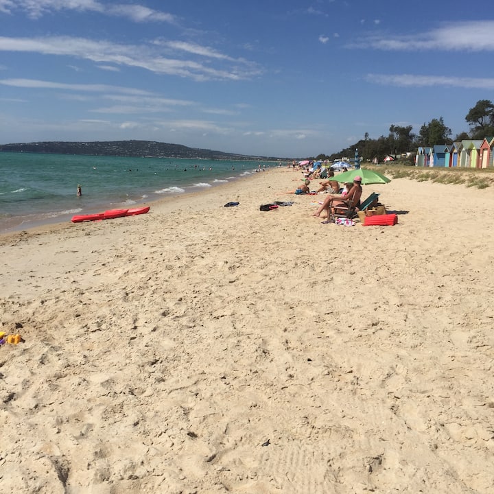 Barefoot Beach Stays-aquawaters 50m Walk To Beach - Red Hill