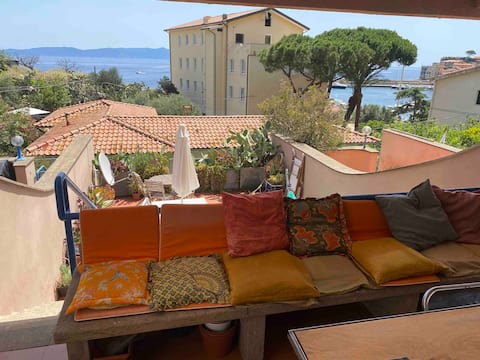 Giglio 1 with large terraces and parking