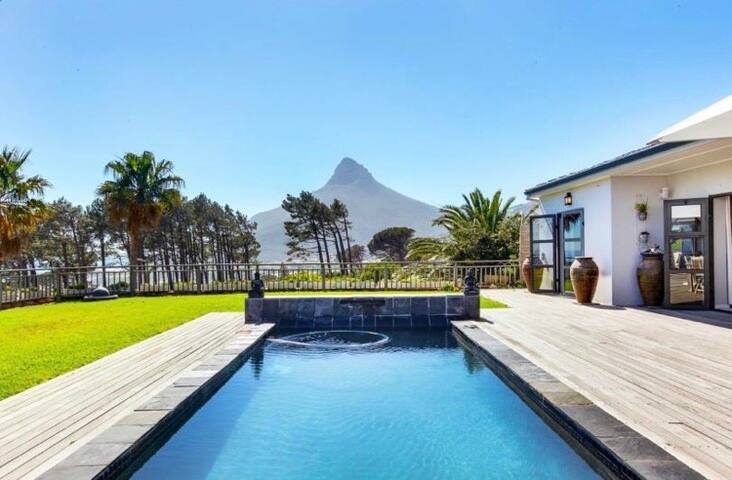 Camps Bay family Villa with superb 360° views gallery image 3