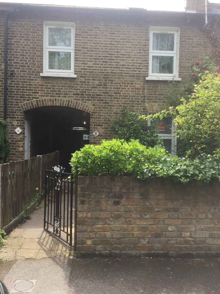 Walthamstow Furnished Monthly Rentals and Extended Stays Airbnb