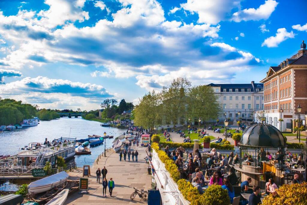 A walk along the river in Richmond