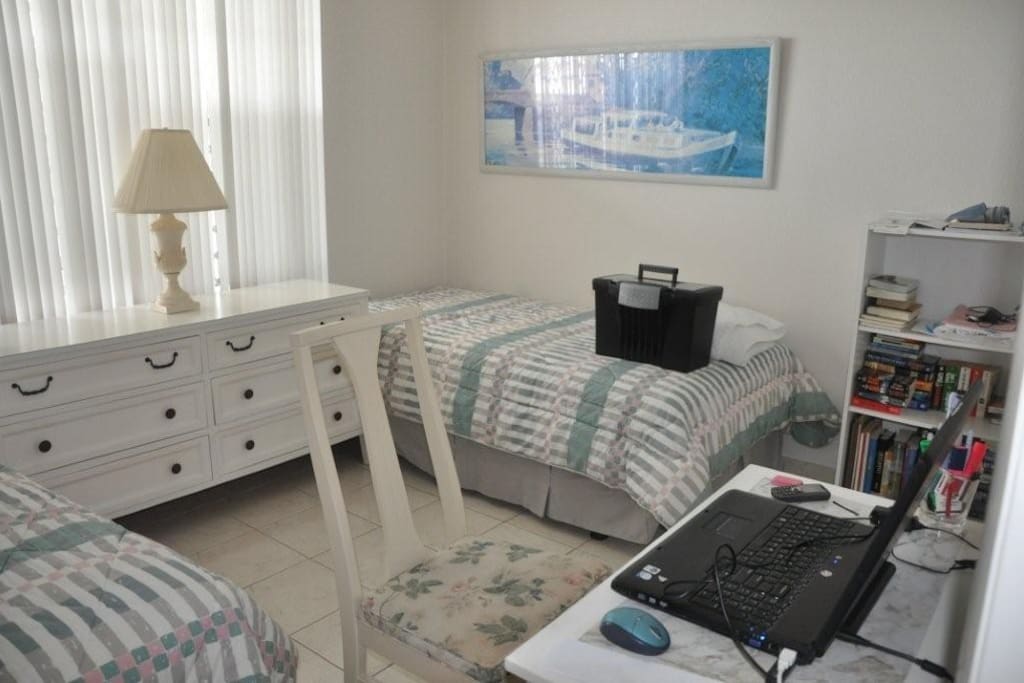 2nd Bedroom
