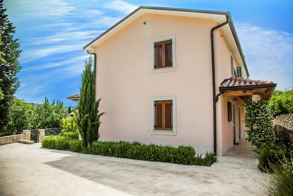 Apartment house in Strunjan