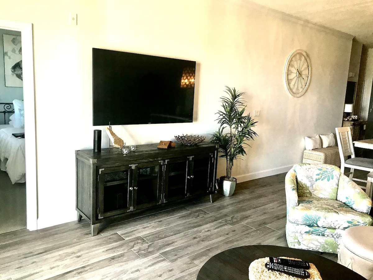 Top performing Airbnb: Boutique Beach Getaway Super Clean - Owner Managed in Palm Coast