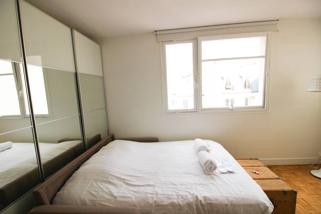 A comfy double bed
