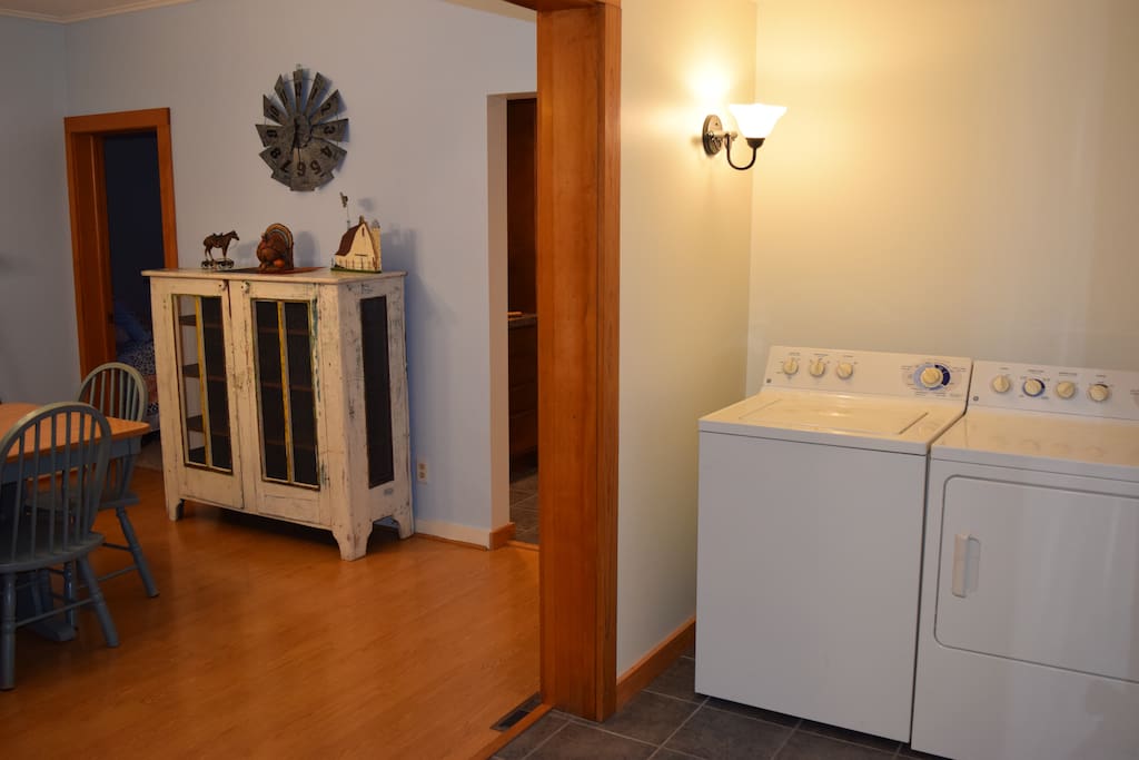 Foyer with Laundry