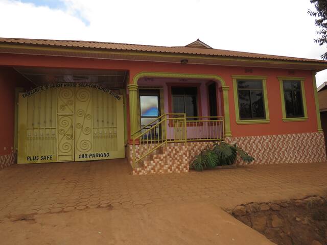 Tanzanite ''B'' Rest  House with free WIFI