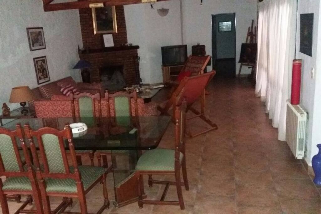 living comedor con chimenea