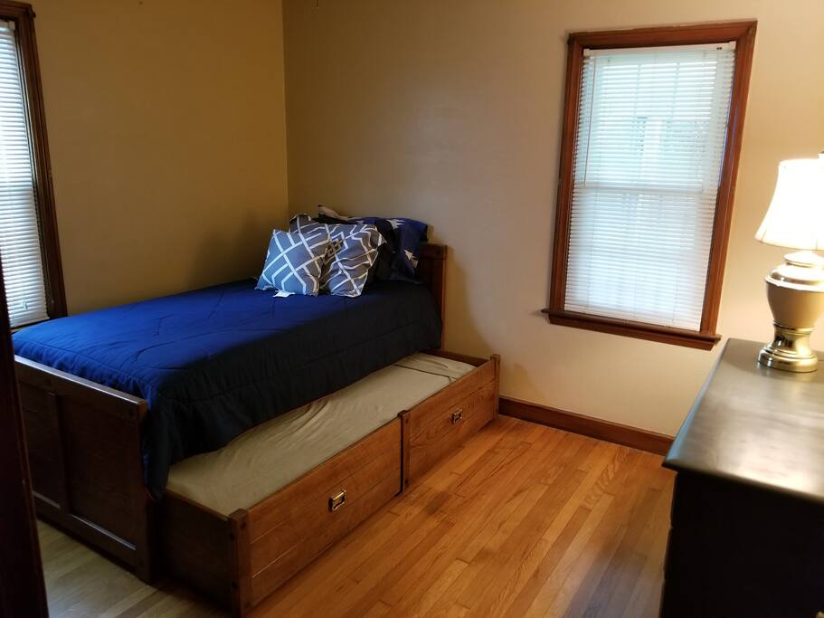 Bedroom with two twins