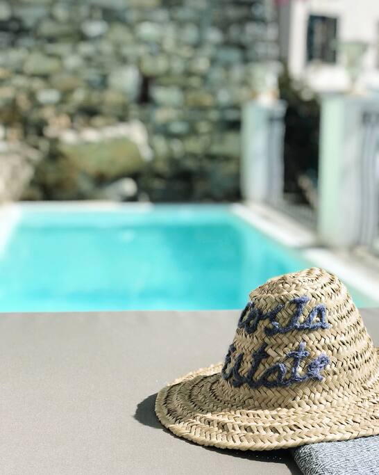 swimmingpool