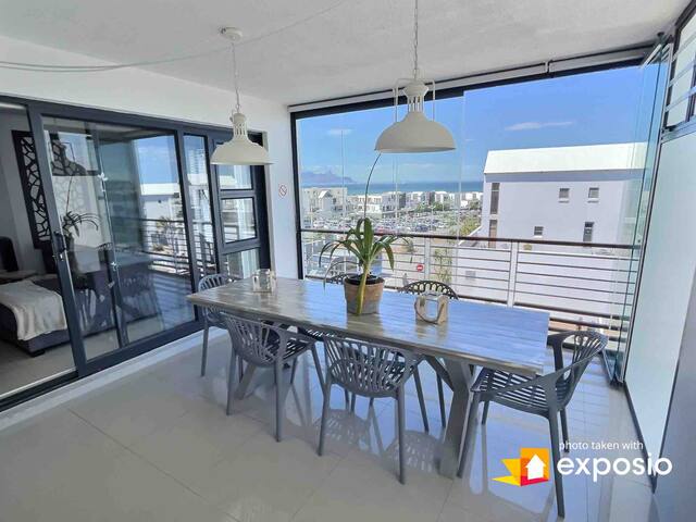 Table Mountain View/ Beach, Pool, Restaurants gallery image 3