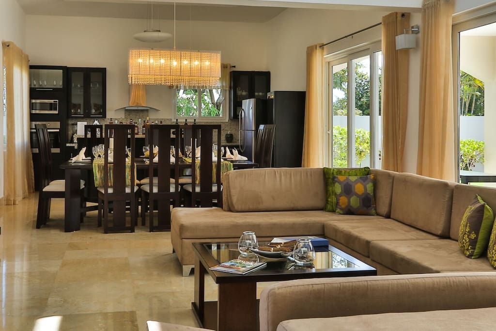 The villas are decorated with high-end designer furnishings each with its own elegant personality that blends modern lines with chrome and natural cherry wood. Each villa is equipped with air conditioning, overhead fans, and cable television, some come with elevators.