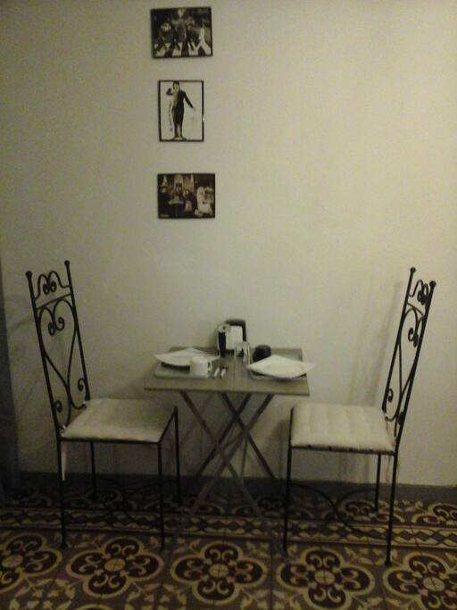 Coin repas chambre
