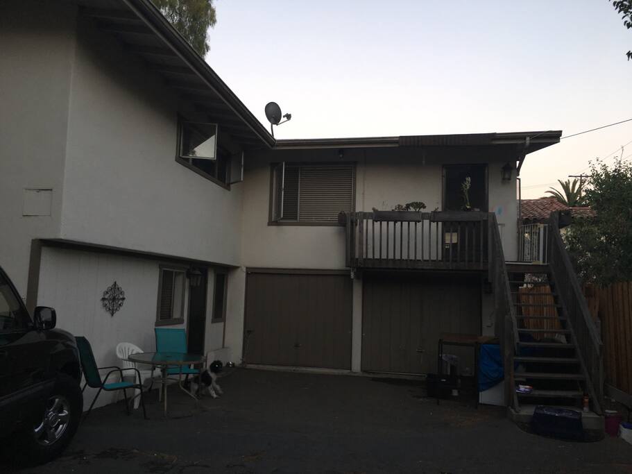 Upstairs unit w/Laundry in Garage