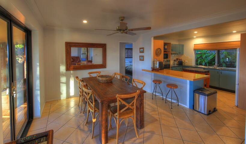 Montville Lodge with Ocean Views – “At Remingtons” gallery image 5