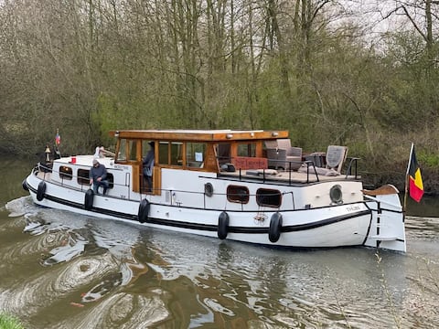 Sir Lancelot Houseboat, 2/4 people