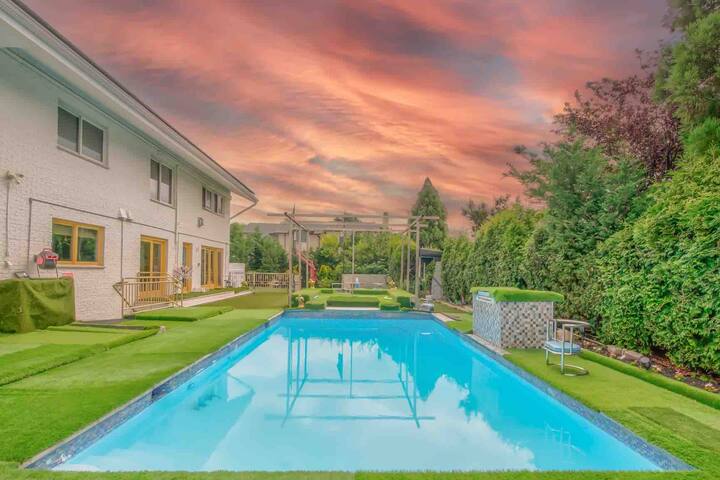 State of the Art Mansion – Pool,BBQ,STEAM SPA gallery image 5