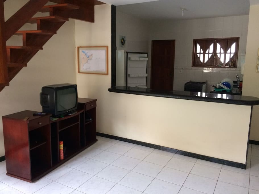 sala e cozinha americana ampla