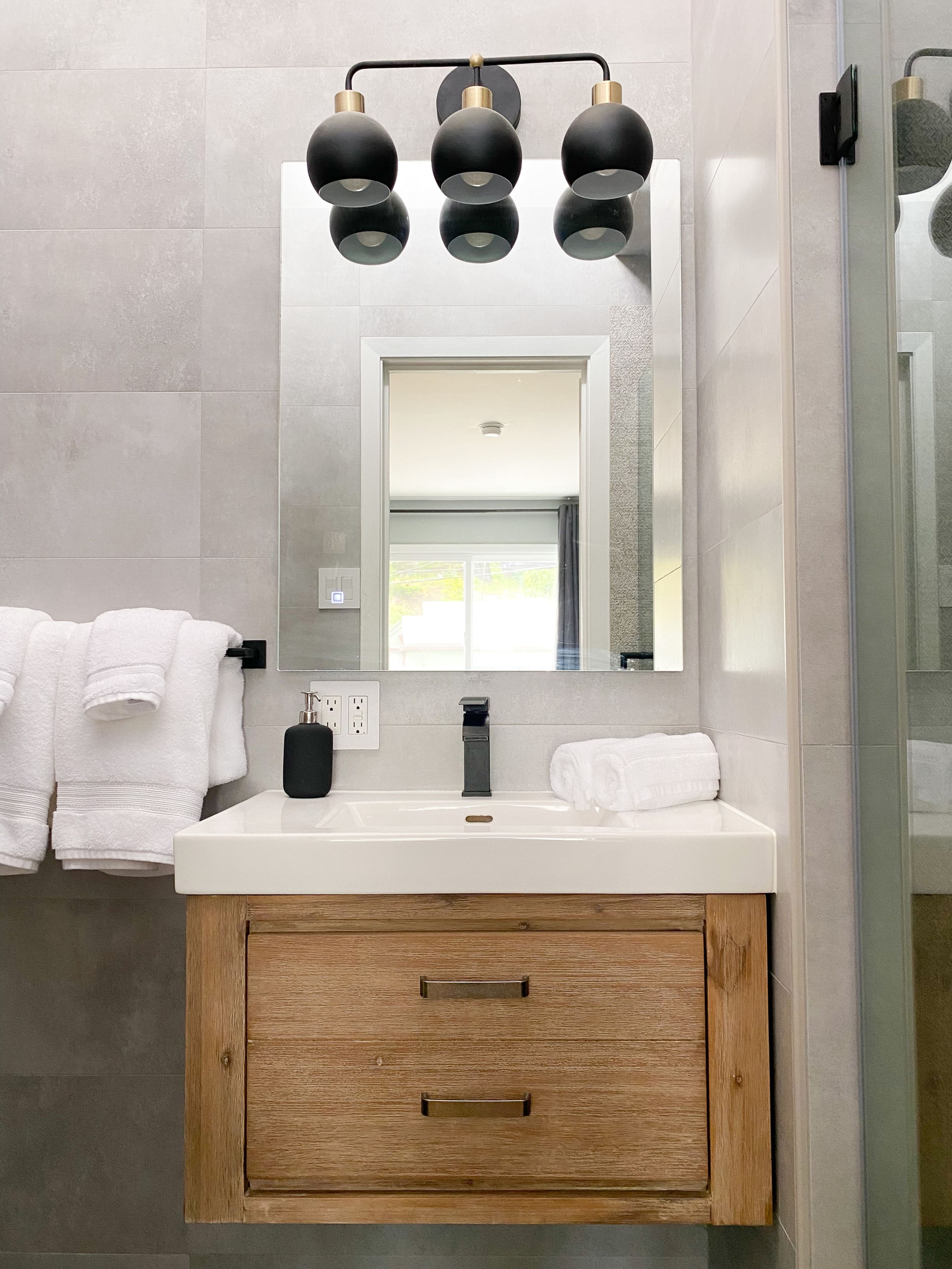 Home in San Francisco · ★4.96 · 2 bedrooms · 3 beds · 2 baths - Image 12