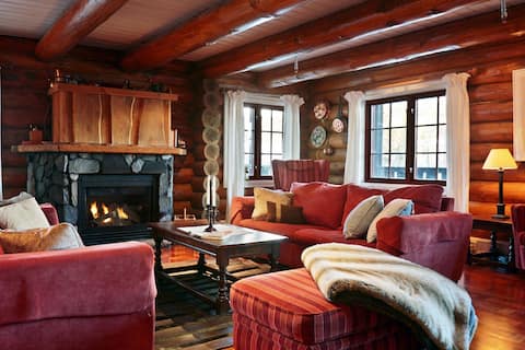 Entire apartment. Sleeps 12.