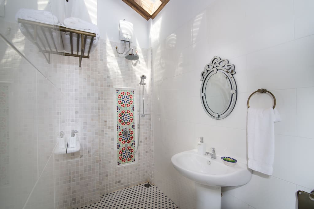 Shower & Toilet