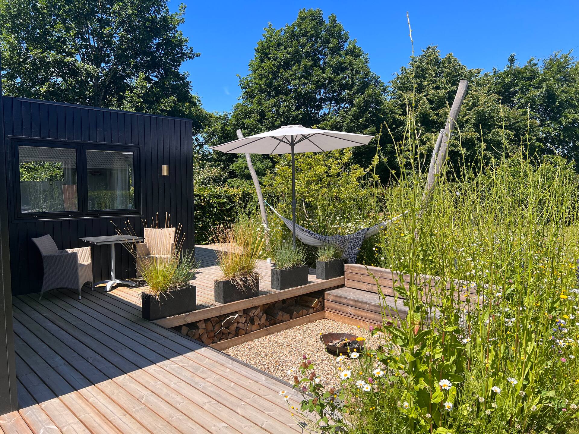 Cosy guesthouse in peaceful garden surroundings