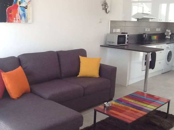 4 Olyvia Cottages