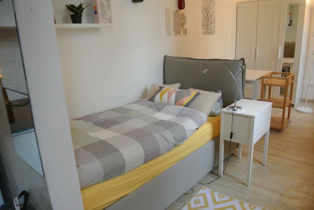Bed with space for matress on the floor