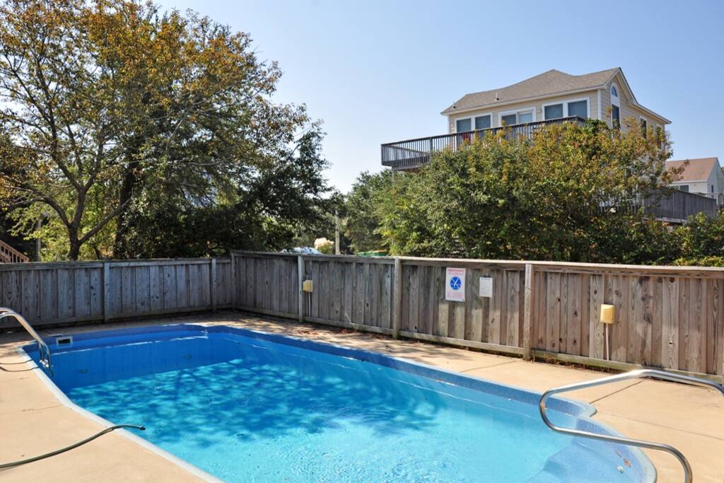 OSI05: Suntastic | Private Pool