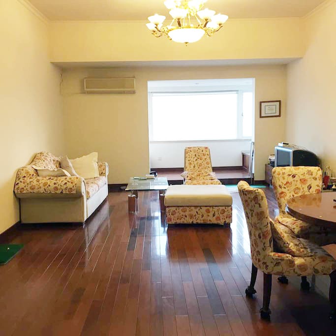 Living room viewed from the entrance.