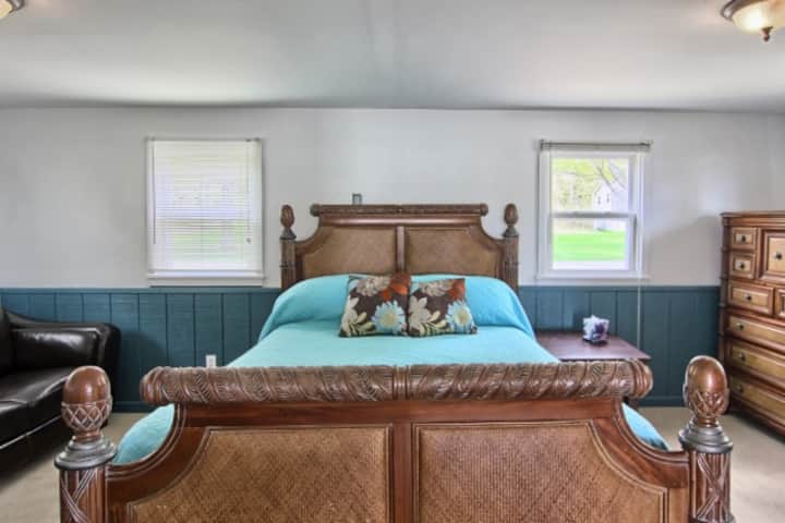 Удобен брачен кревет (широк 150-179 см 