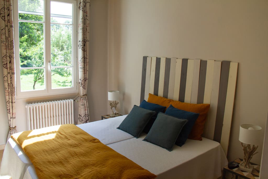 chambre 1 grand lit ou 2 lits 80x200, placard