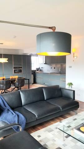 M3 Luxury 3 Bedroom Apartment – Mayfair gallery image 4