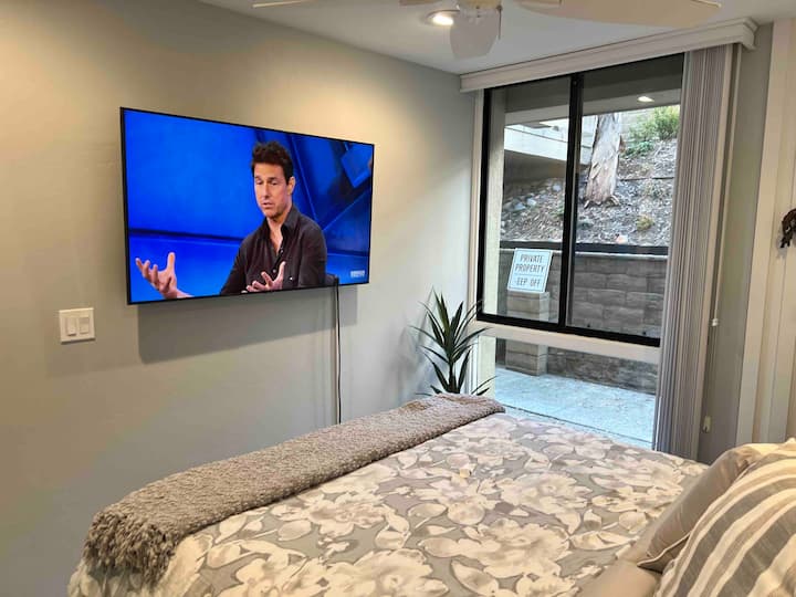 Dhoma kryesore e gjumit në kate 