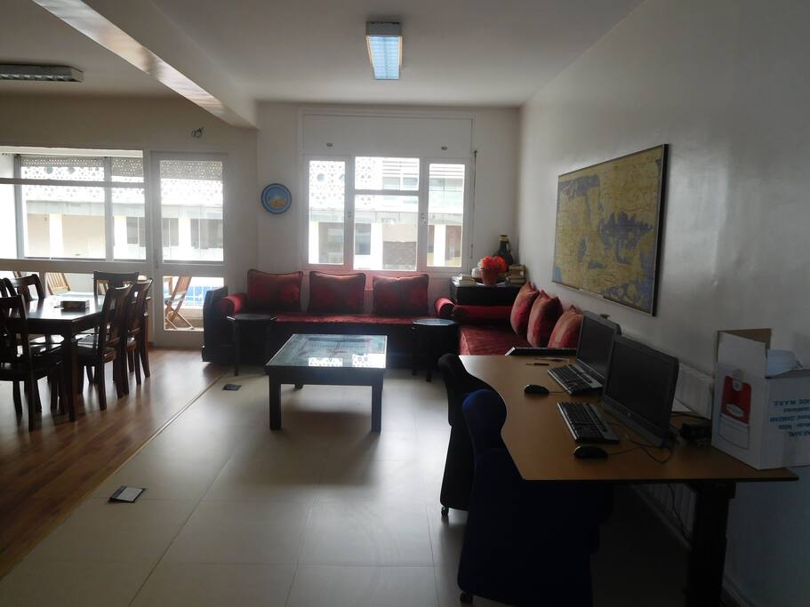 Common Lounge: perfect space to relax, watch TV, make new friends.