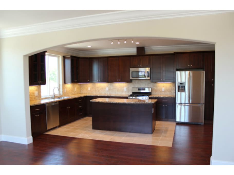 kitchen (sorry, no cooking, but microwave is ok)