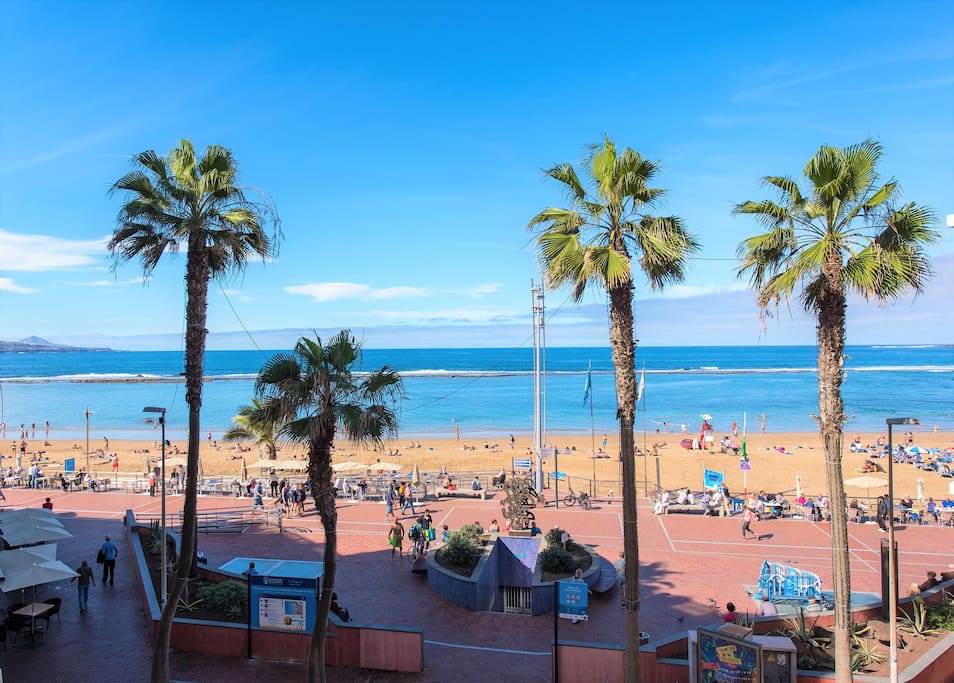 Just 1 min walk from bed to sea!