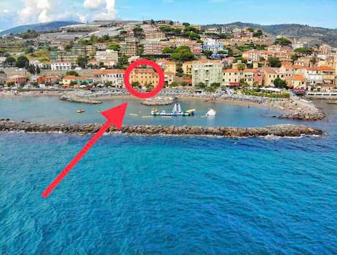Proprietà Airbnb di successo: Casa Naná - Truly by THE SEA a Santo Stefano Al Mare