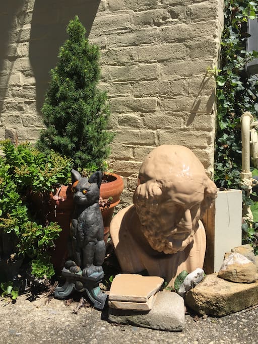 Entry way garden art