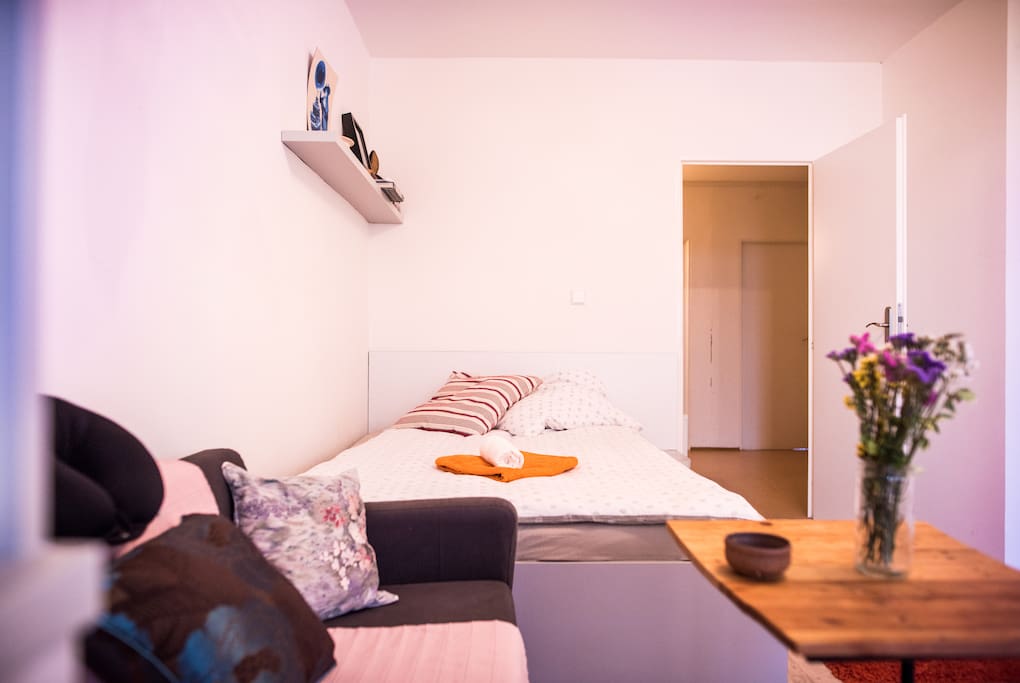 The bed is comfortable for a couple, the sofa unfolds to 120x200 cm, and we also provide a pull-out matress for the third person.