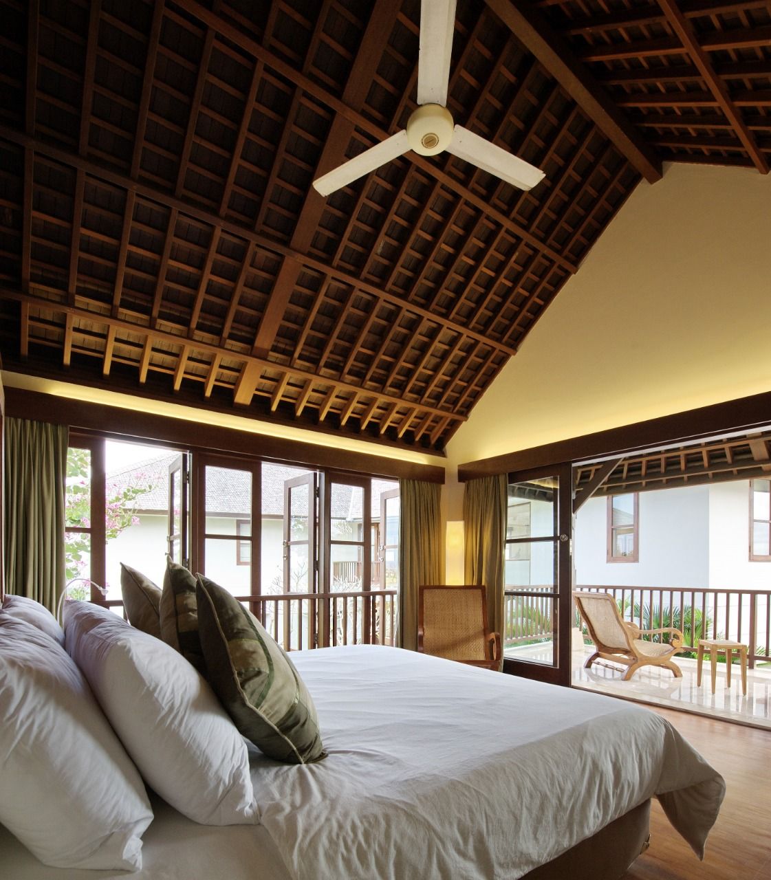 Villa in South Kuta · 4 bedrooms · 6 beds · 4 baths, Airbnb karşılaştırması