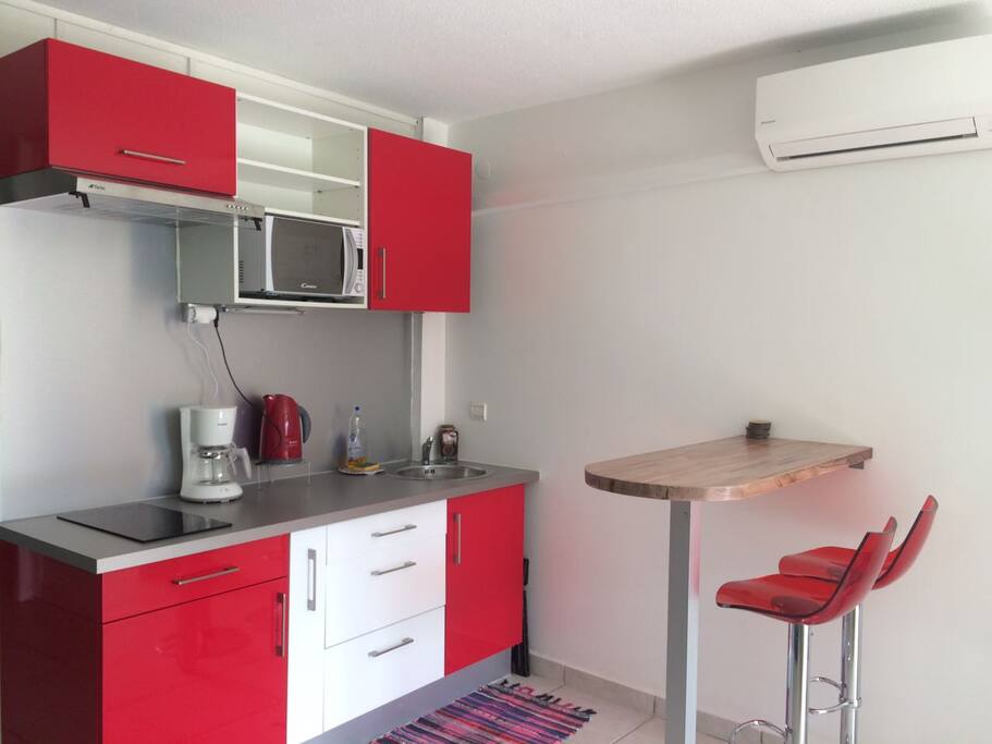 cuisine et coin repas/bureau