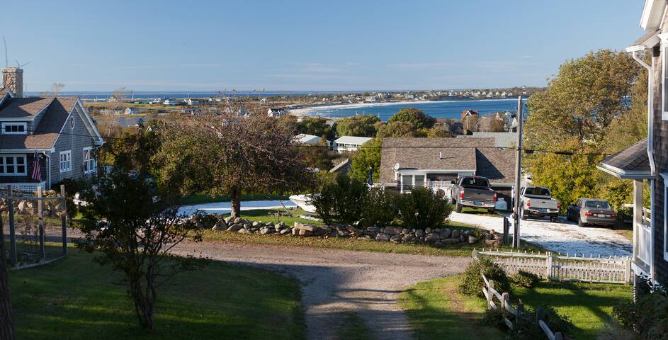 Sterling House sleeps 10, ocean vws, A/C, walk2twn gallery image 3